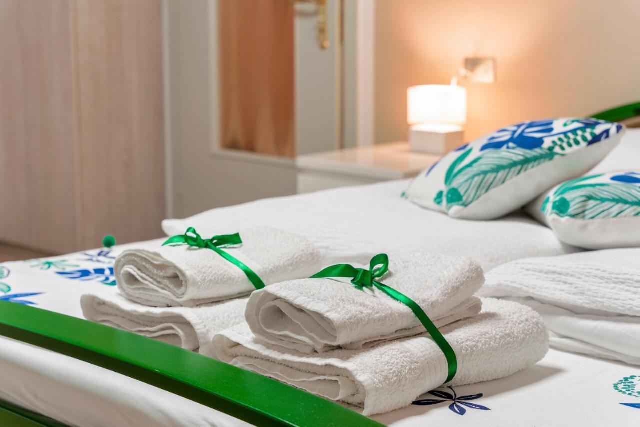 Iseo Portelle Holiday With Private Parking And Bike Storage Extérieur photo