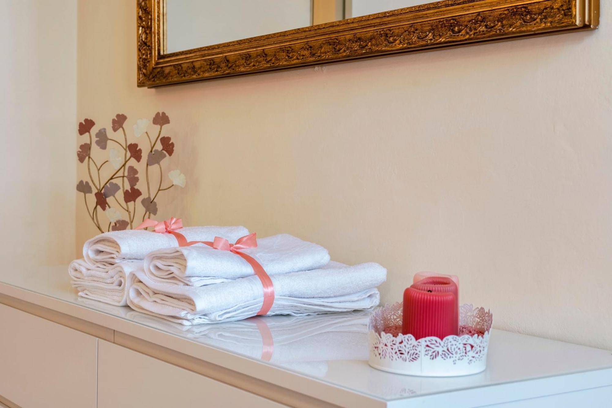 Iseo Portelle Holiday With Private Parking And Bike Storage Extérieur photo