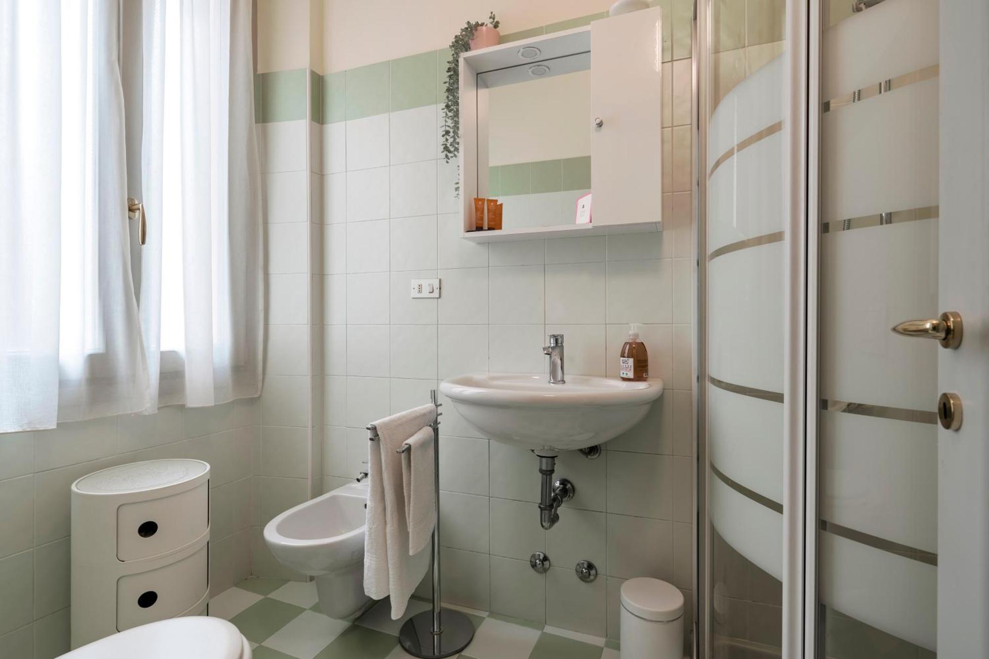 Iseo Portelle Holiday With Private Parking And Bike Storage Extérieur photo