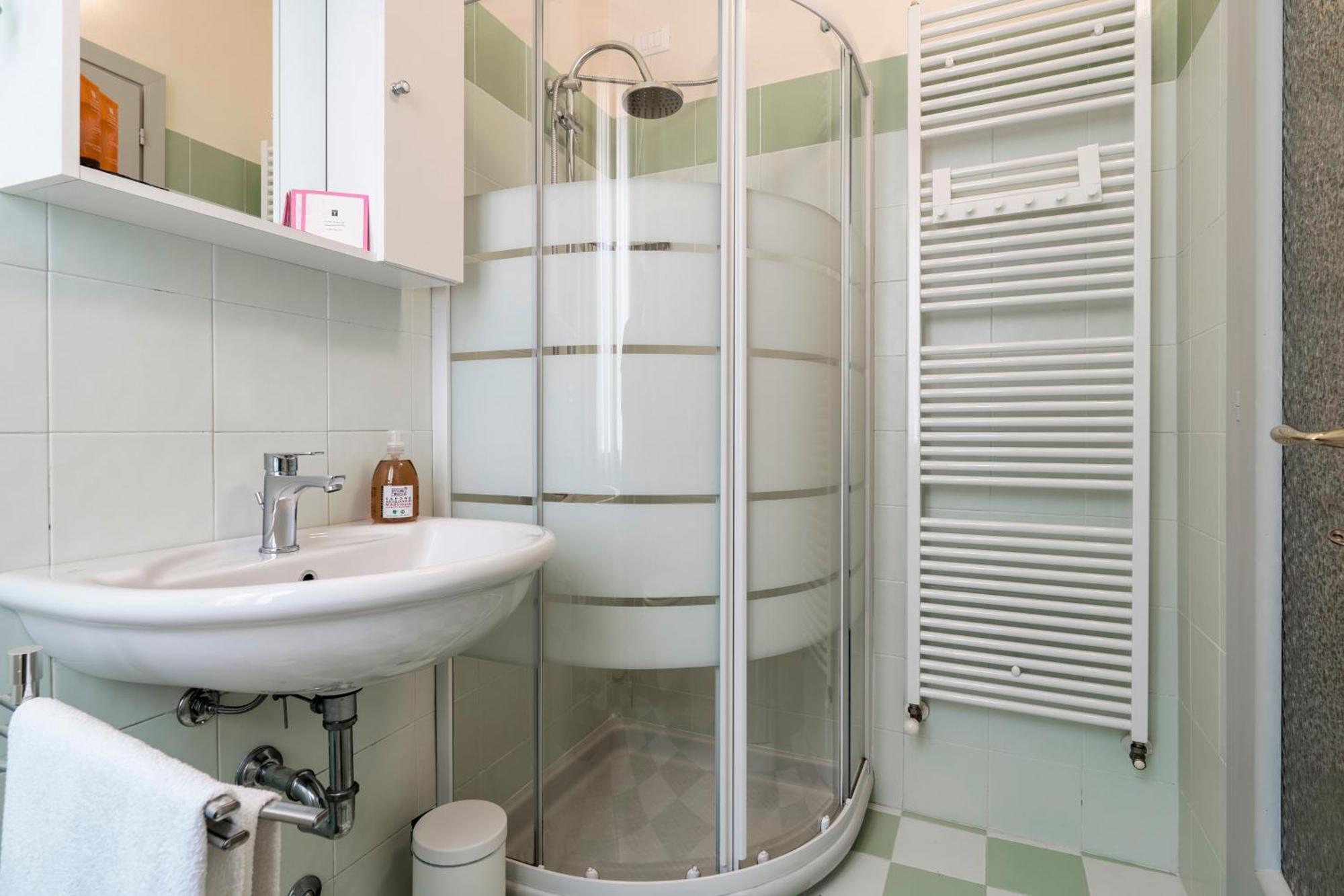 Iseo Portelle Holiday With Private Parking And Bike Storage Extérieur photo